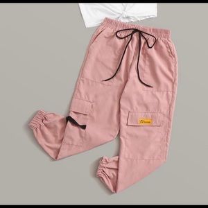 *NEVER WORN* Pink Cargo Pants